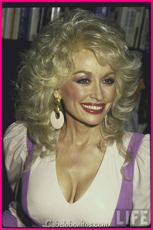 Melhor de Dolly Parton penteados: 39 fotos para sua inspiração