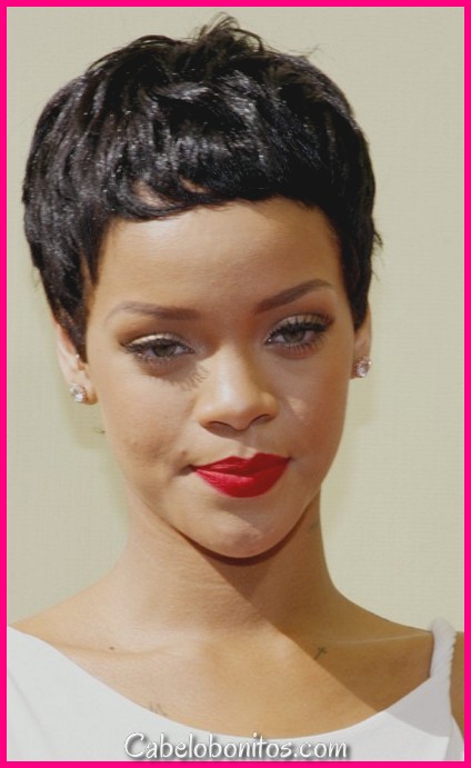 30 Melhores penteados de Rihanna