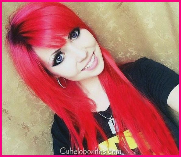 Menina Do Olhar De Emo Com Cabelo Vermelho Imagem de Stock - Imagem de  fêmea, penteado: 13679715