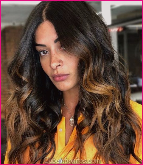 Cabelo Preto: Inspirações de looks para diferentes ocasiões