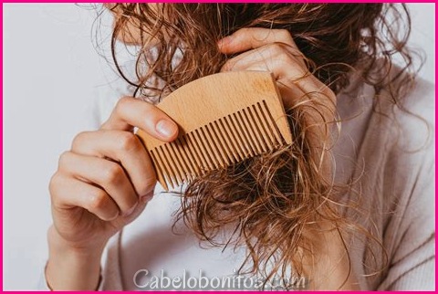 Cabelos Longos: Como Controlar o Frizz