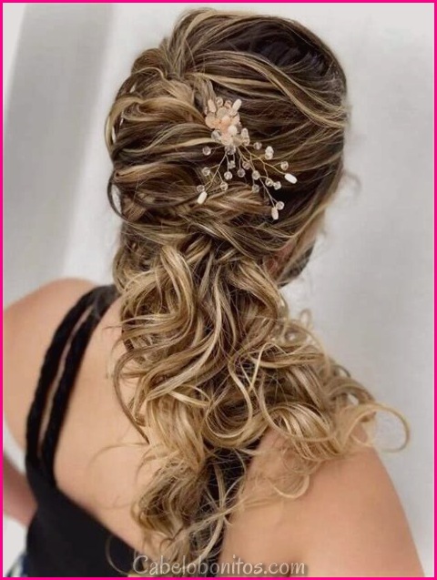 Como escolher o penteado perfeito para o baile