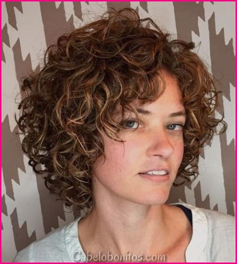 Cortes de cabelo encaracolado curto: tendências e inspirações