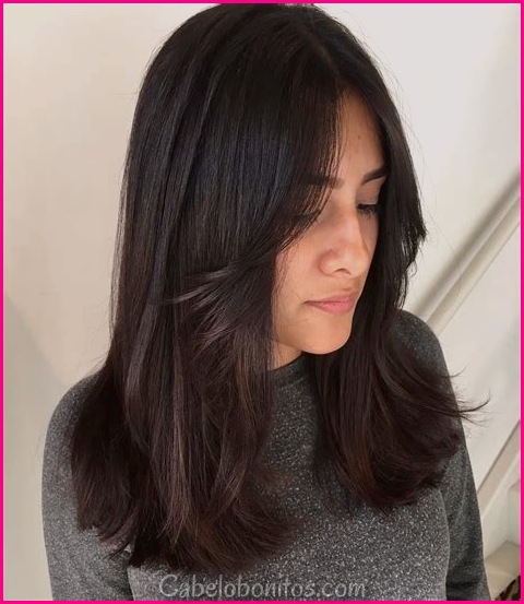 Cortes de cabelo médio que combinam com franja