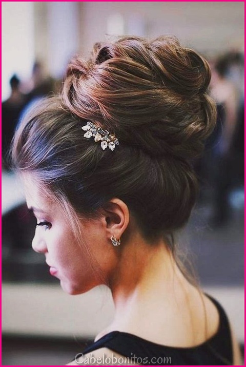 Inspirações de penteados de celebridades para eventos especiais