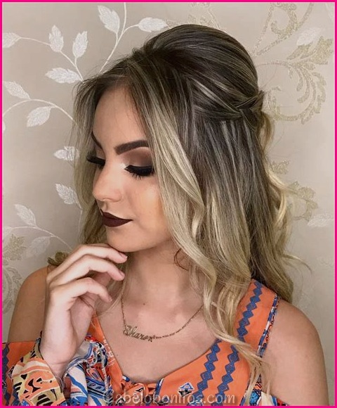 Passo a passo para fazer um penteado elegante em cabelo cacheado