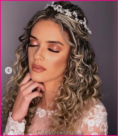 Penteados de Noiva: Cabelo Liso ou Cacheado? Dicas Para a Escolha Certa